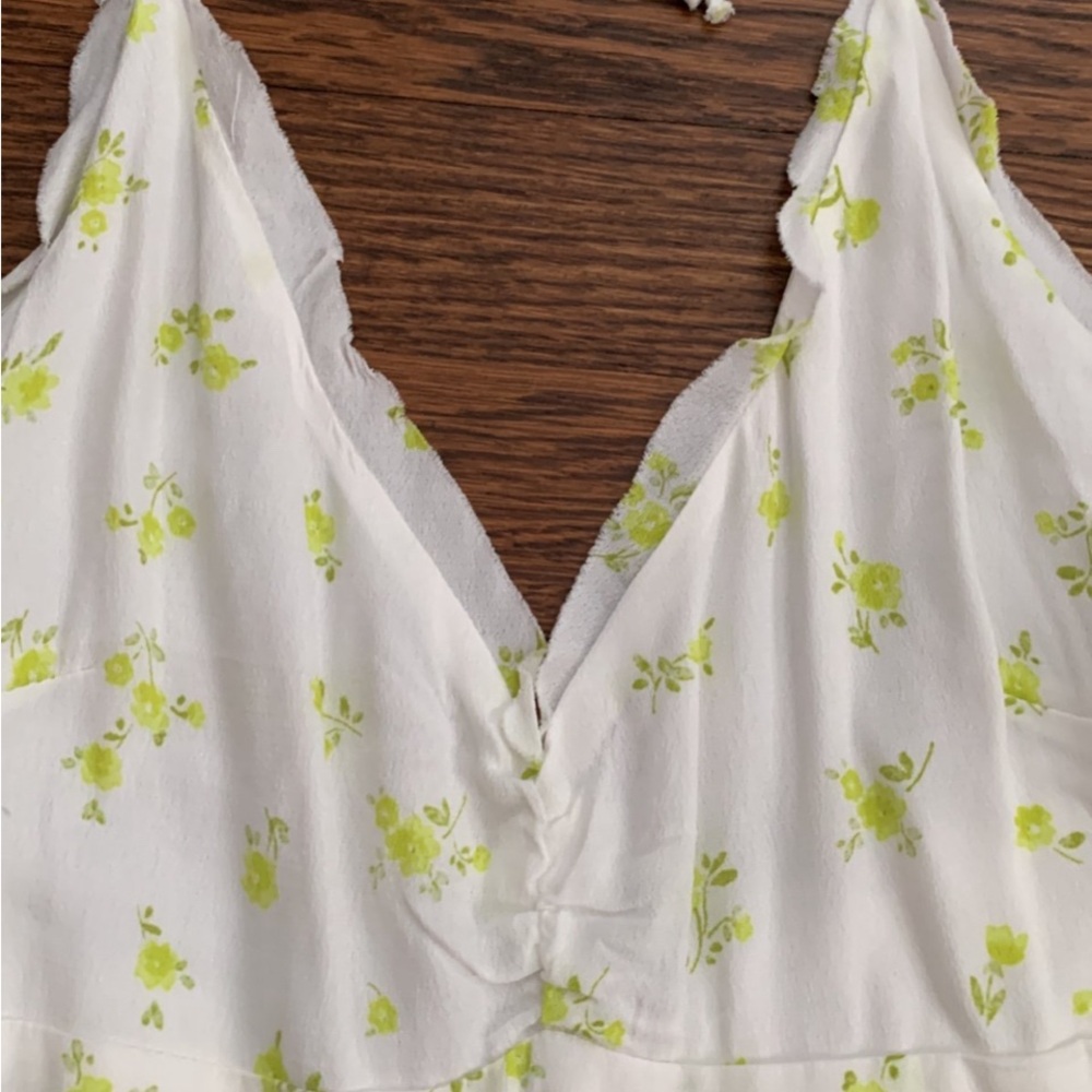 Skylar + Madison white petite flower dress.  New! Size small - Picture 3 of 8